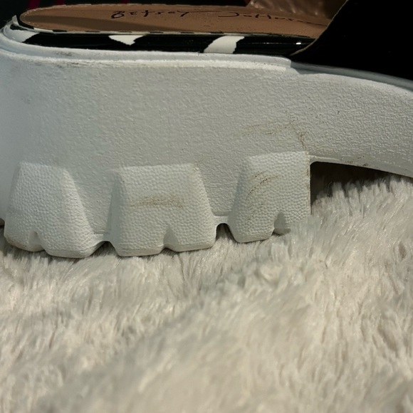 Betsey Johnson Sandals Excellent Like NEW Size 7 - Picture 9 of 10